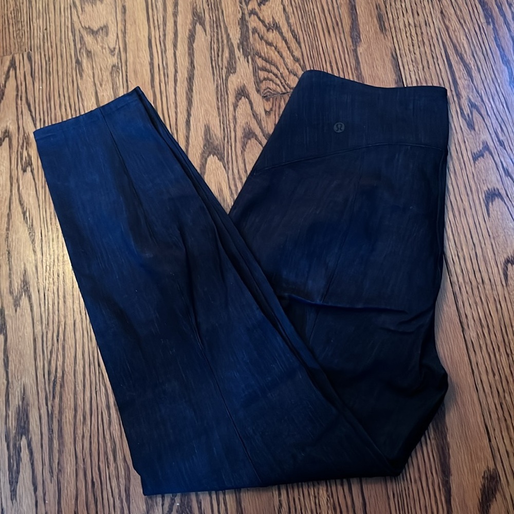 Lululemon grey stretchy work/play high-waisted pants